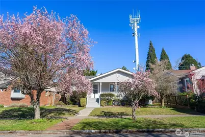 6910 37th Avenue SW, Seattle, WA 98126 - Photo 2