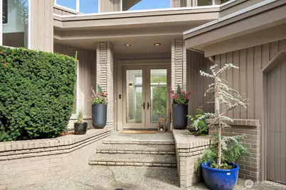 9506 NE Points Drive, Kirkland, WA 98033 - Photo 2
