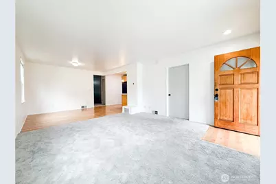 5521 Brooklyn Avenue NE, Seattle, WA 98105 - Photo 4