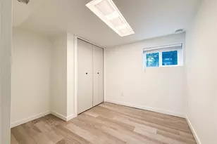 5521 Brooklyn Ave NE, Seattle, WA 98105 - Photo 12