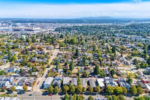 4018 California Ave SW, Seattle, WA 98166 - Photo 4