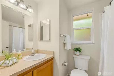 216 Madrona Way NE, Bainbridge Island, WA 98110 - Photo 14