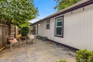 216 Madrona Way NE, Bainbridge Island, WA 98110 - Photo 16