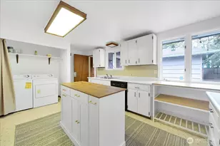 13111 Ashworth Ave N, Seattle, WA 98133 - Photo 10
