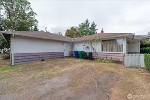 13111 Ashworth Ave N, Seattle, WA 98133 - Photo 28