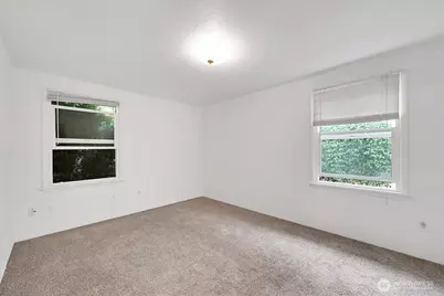 13111 Ashworth Avenue N, Seattle, WA 98133 - Photo 8