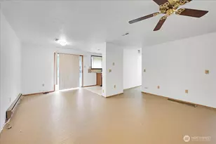 13111 Ashworth Ave N, Seattle, WA 98133 - Photo 14