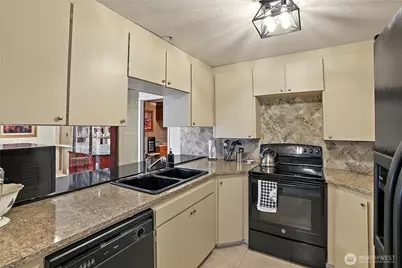 10810 59th Avenue SW, Lakewood, WA 98499 - Photo 8