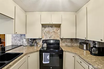 10810 59th Avenue SW, Lakewood, WA 98499 - Photo 6