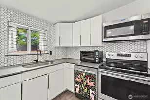 10839 11th Ave SW, Seattle, WA 98146 - Photo 2