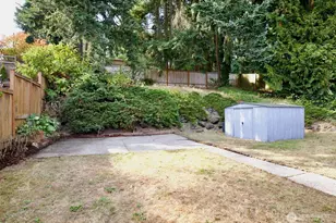 16333 Densmore Ave N, Shoreline, WA 98133 - Photo 18