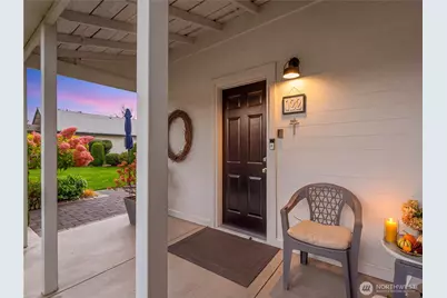 122 E Allen Avenue, Chelan, WA 98816 - Photo 2