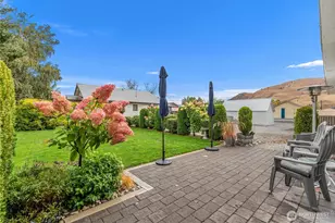 122 E Allen Ave, Chelan, WA 98816 - Photo 24