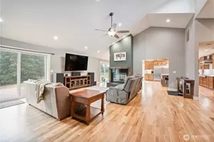 204 Vogel Rd, Castle Rock, WA 98611 - Photo 6