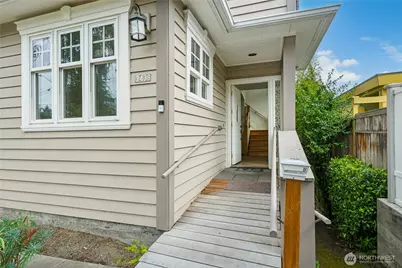 3438 10th Avenue W, Seattle, WA 98119 - Photo 2