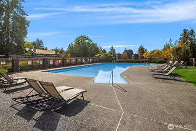 11006 NE 68th Street #811, Kirkland, WA 98033 - Photo 14