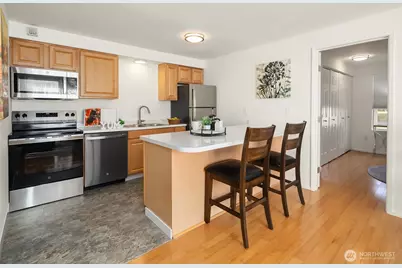 11006 NE 68th Street #811, Kirkland, WA 98033 - Photo 8