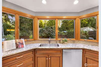 21608 NE 24th Street, Sammamish, WA 98074 - Photo 10