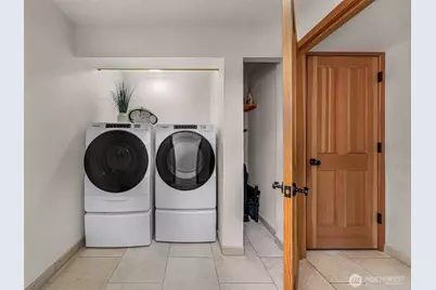 21608 NE 24th Street, Sammamish, WA 98074 - Photo 18