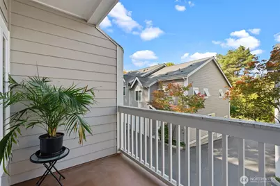 9700 Ravenna Avenue NE #11, Seattle, WA 98115 - Photo 12