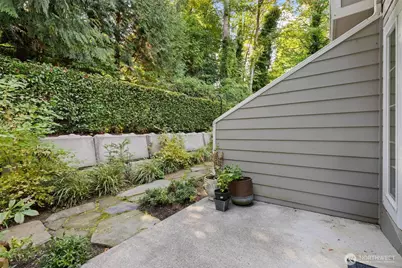 9700 Ravenna Avenue NE #11, Seattle, WA 98115 - Photo 14