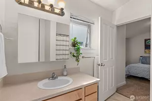 9700 Ravenna Ave NE, Seattle, WA 98115 - Photo 20