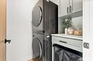 608 18th Ave E, Seattle, WA 98112 - Photo 24