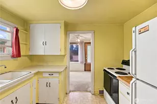 10863 Roseberg Ave S, Seattle, WA 98168 - Photo 8