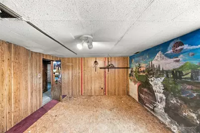10863 Roseberg Avenue S, Seattle, WA 98168 - Photo 16