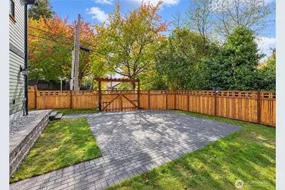 1403 31st Avenue, Seattle, WA 98122 - Photo 2