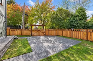 1403 31st Ave, Seattle, WA 98122 - Photo 2