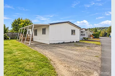 1635 West Side Highway #6, Kelso, WA 98626 - Photo 2