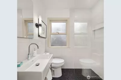 535 N 74th Street, Seattle, WA 98103 - Photo 12