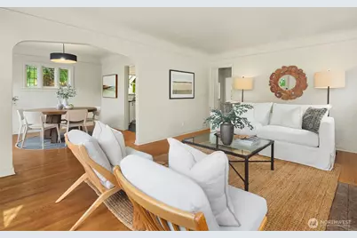 535 N 74th Street, Seattle, WA 98103 - Photo 4