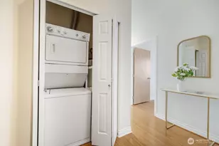 668 S Lane St, Seattle, WA 98104 - Photo 20