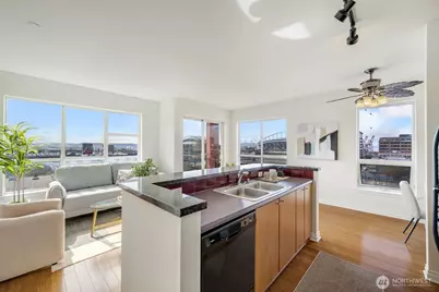 668 S Lane Street #704, Seattle, WA 98104 - Photo 14