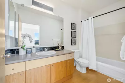 668 S Lane Street #704, Seattle, WA 98104 - Photo 18