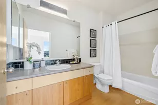 668 S Lane St, Seattle, WA 98104 - Photo 18