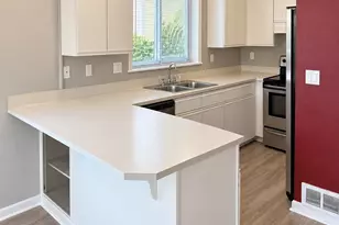 485 SW Bayshore Dr, Oak Harbor, WA 98277 - Photo 10