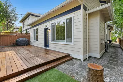 23912 SE 7th St, Sammamish, WA 98074 - Photo 34
