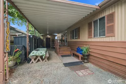 319 Laird Place, Burlington, WA 98233 - Photo 4