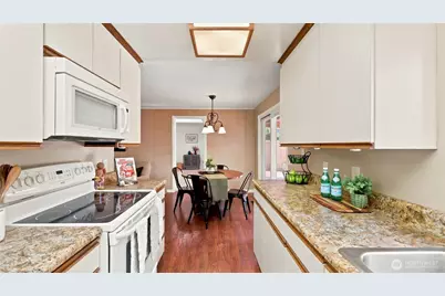 17809 147th Avenue SE, Renton, WA 98058 - Photo 8