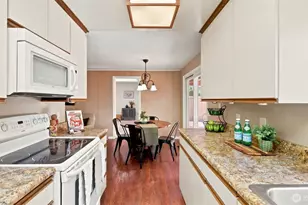 17809 147th Ave SE, Renton, WA 98058 - Photo 8