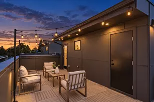 4326 Woodlawn Ave N, Seattle, WA 98103 - Photo 2