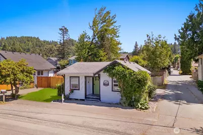 60 2nd Avenue NE, Issaquah, WA 98027 - Photo 2