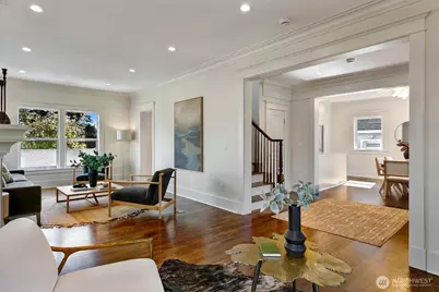 4106 Burke Avenue N, Seattle, WA 98103 - Photo 8