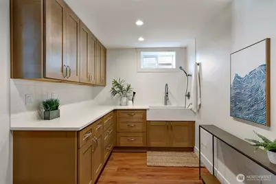 4106 Burke Avenue N, Seattle, WA 98103 - Photo 32