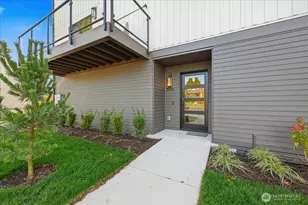 306 Daley St, Edmonds, WA 98020 - Photo 2
