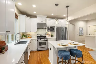 8642 NE 123rd Place, Kirkland, WA 98034 - Photo 16