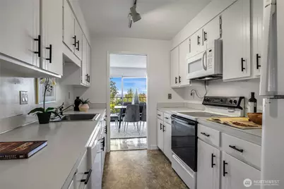 8003 Sand Point Way NE #B23, Seattle, WA 98115 - Photo 10